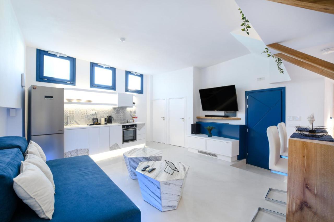Blue White Residence Monolithos  Luaran gambar
