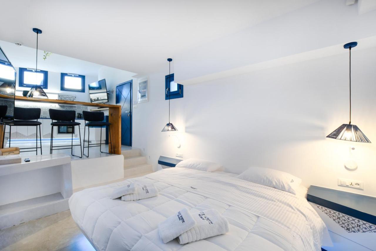 Blue White Residence Monolithos  Luaran gambar